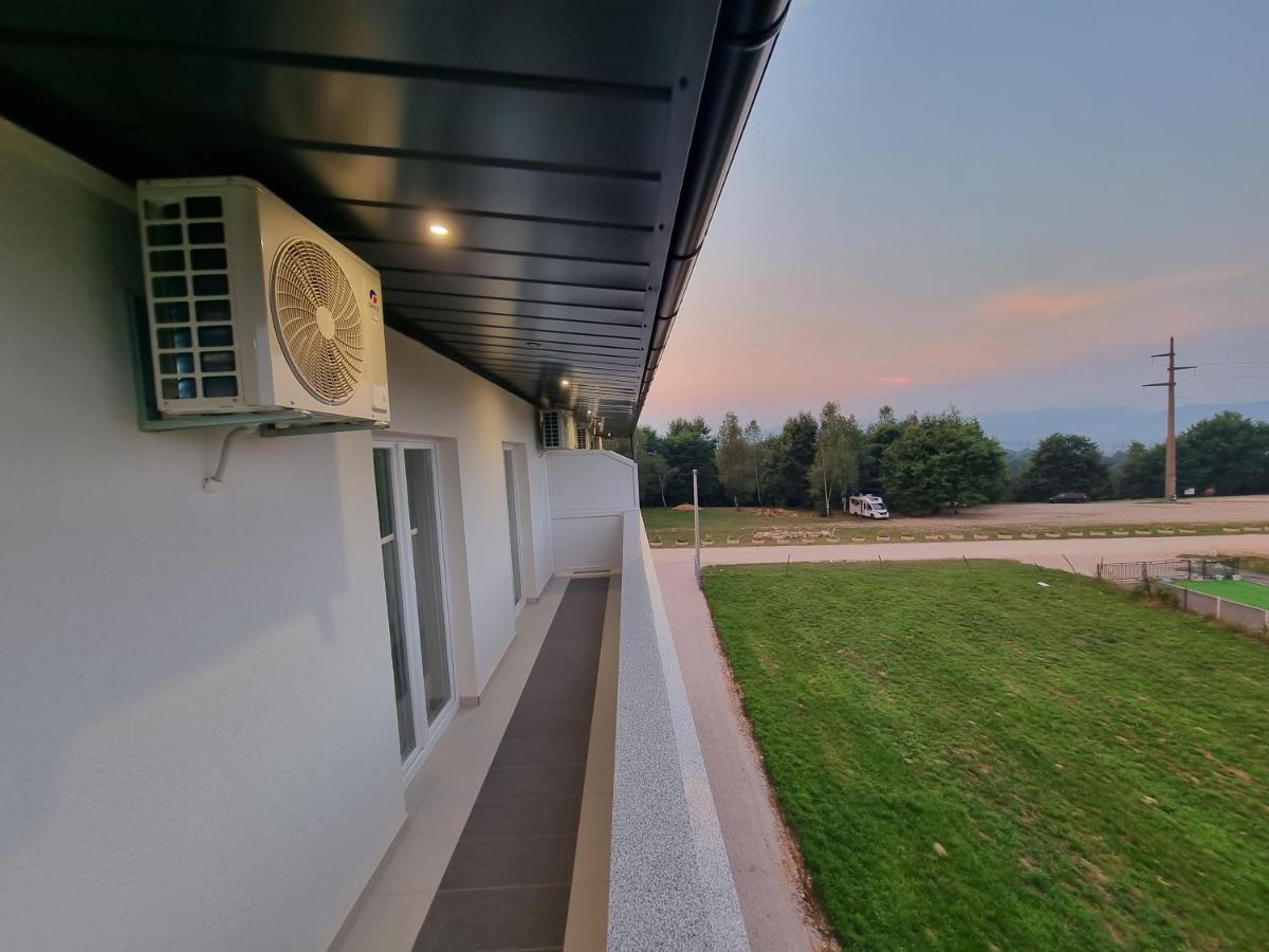 Villa Park Ravne 비소코 외부 사진