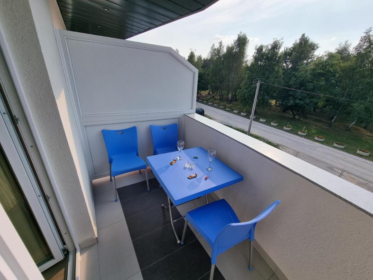 Villa Park Ravne 비소코 외부 사진