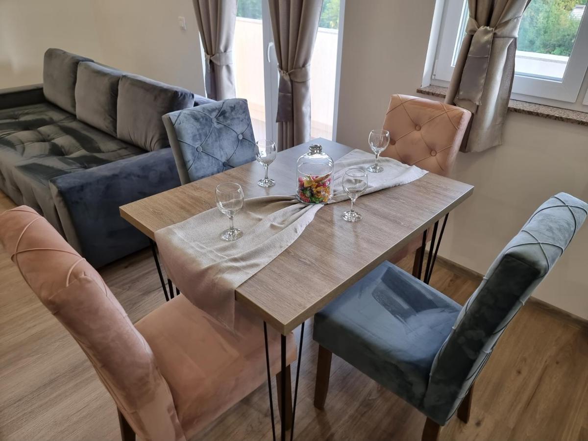 Villa Park Ravne 비소코 외부 사진