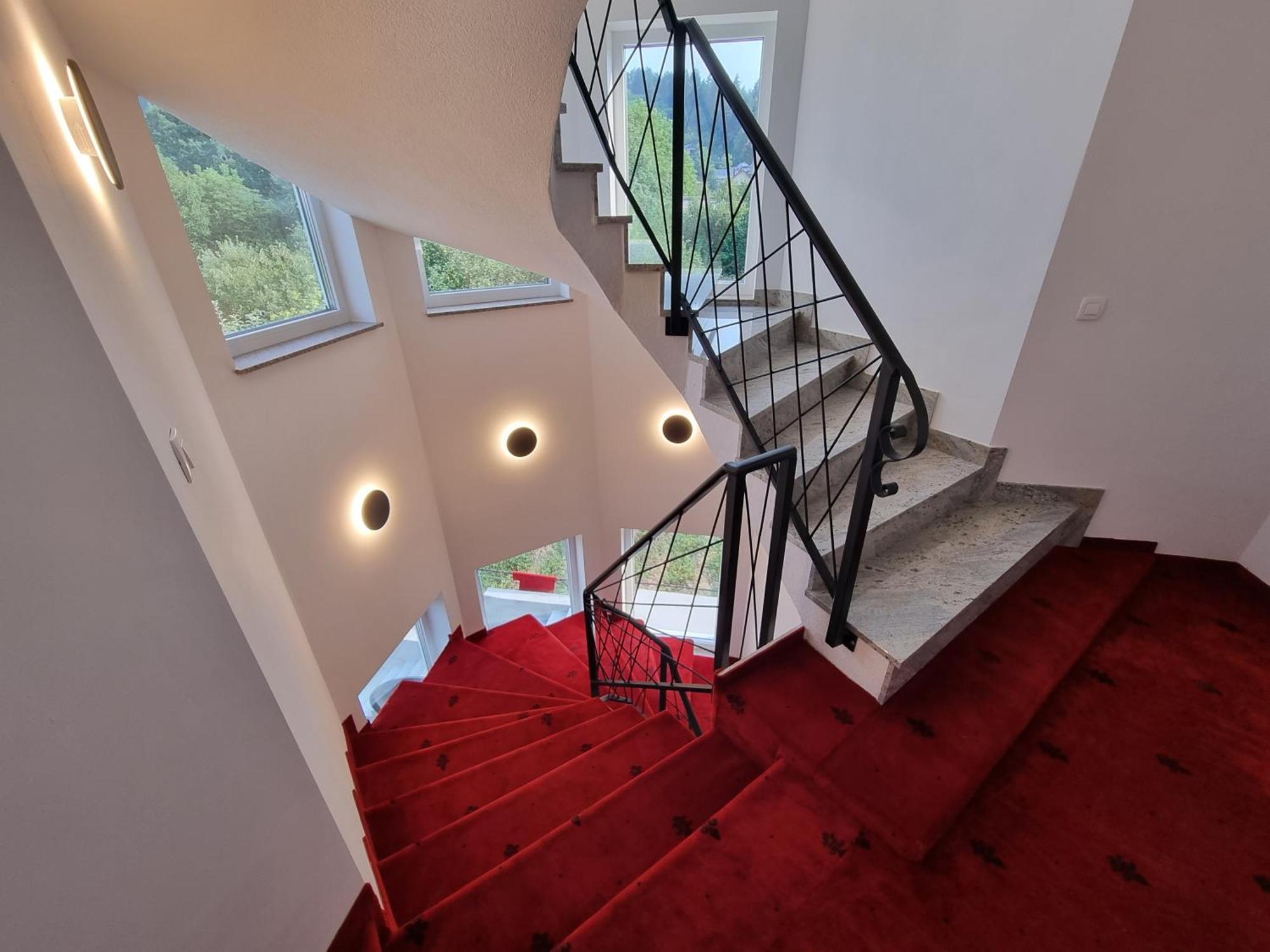 Villa Park Ravne 비소코 외부 사진