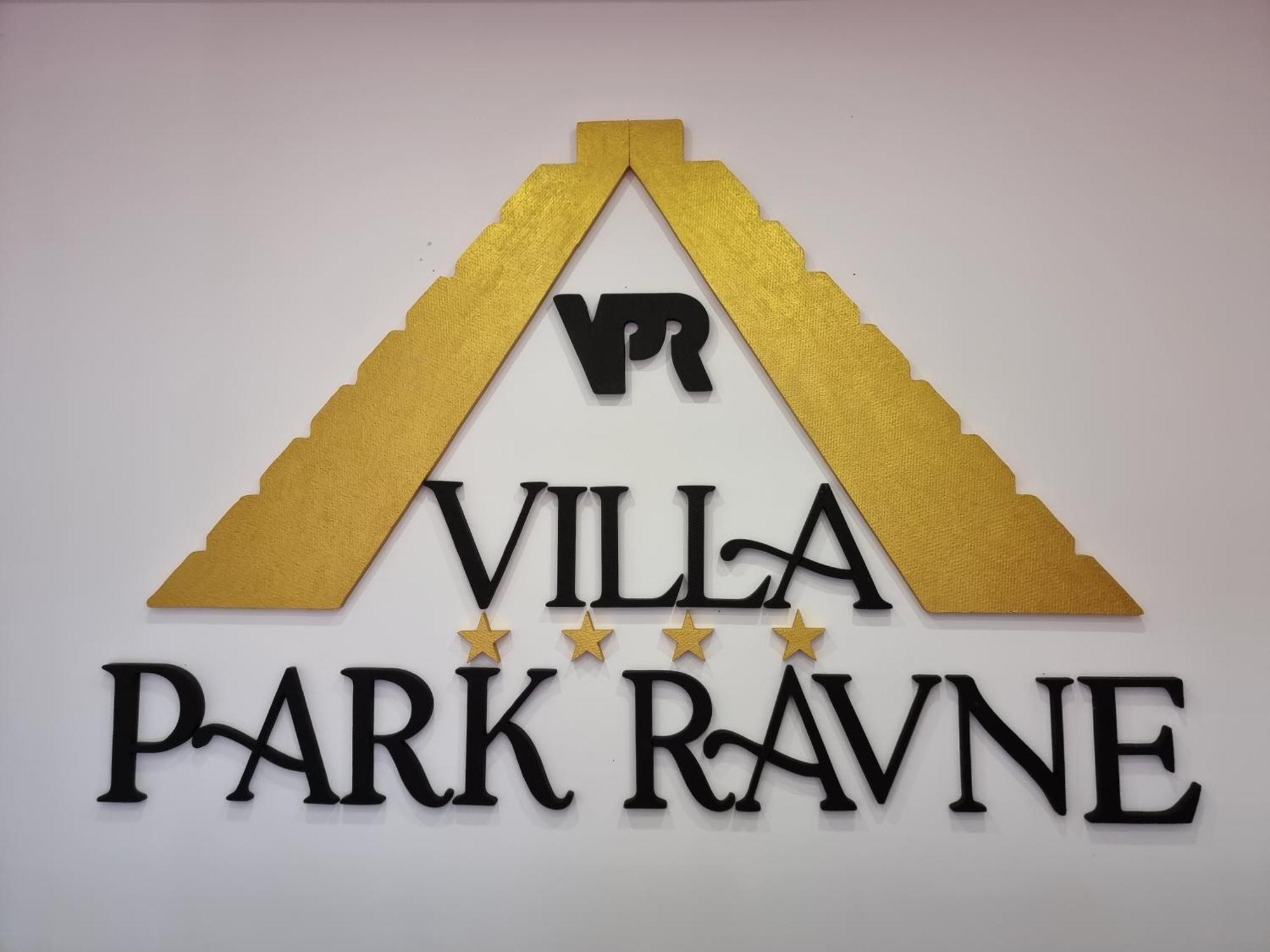 Villa Park Ravne 비소코 외부 사진