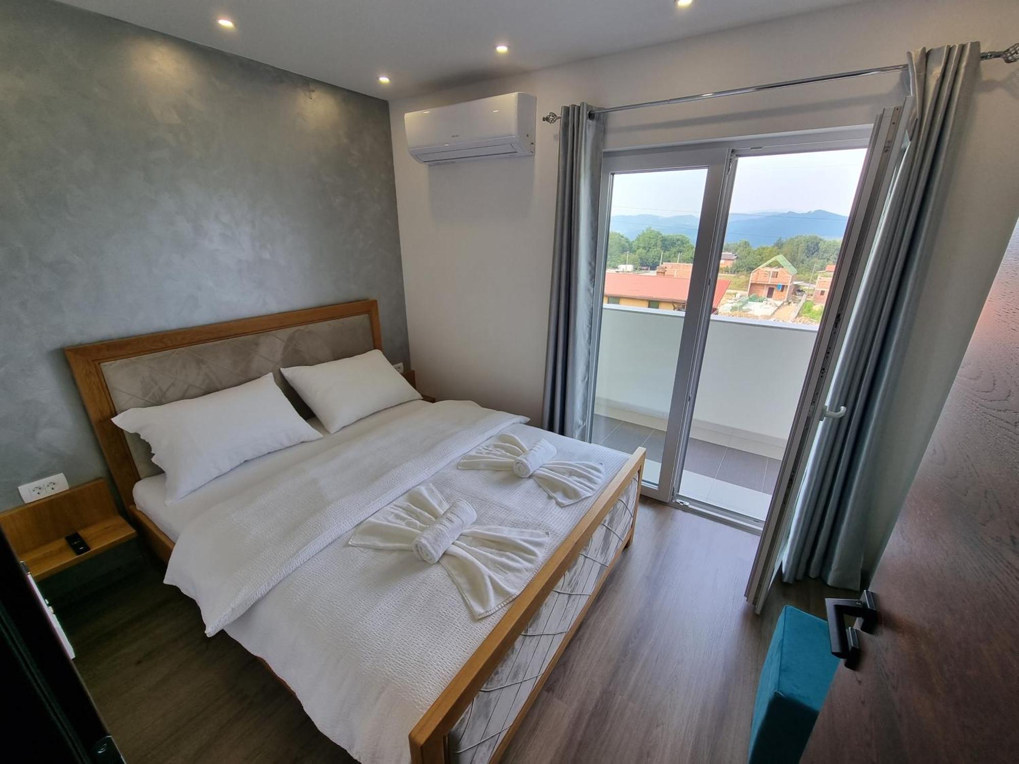 Villa Park Ravne 비소코 외부 사진