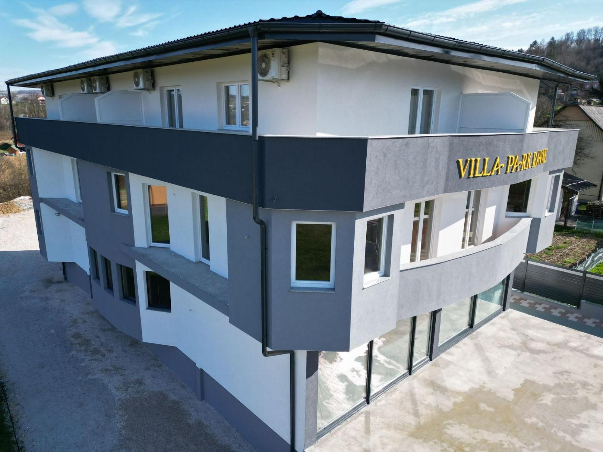 Villa Park Ravne 비소코 외부 사진